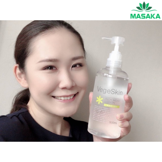 SỮA DƯỠNG ẨM RAU CỦ VEGESKIN RICH MOIST LOTION (500ML) 